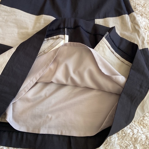 DKNY Medium dress. Very chick. Very good condition. - Picture 7 of 8